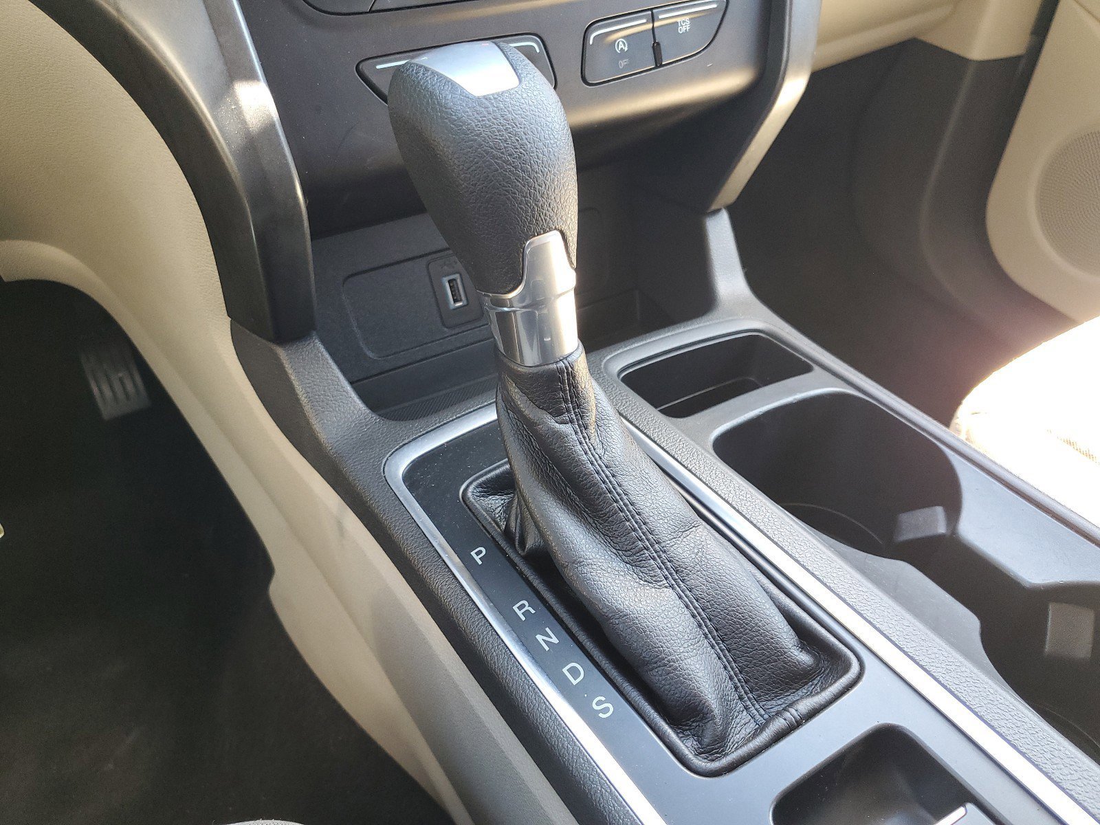 Used 2017 Ford Escape SE image 23