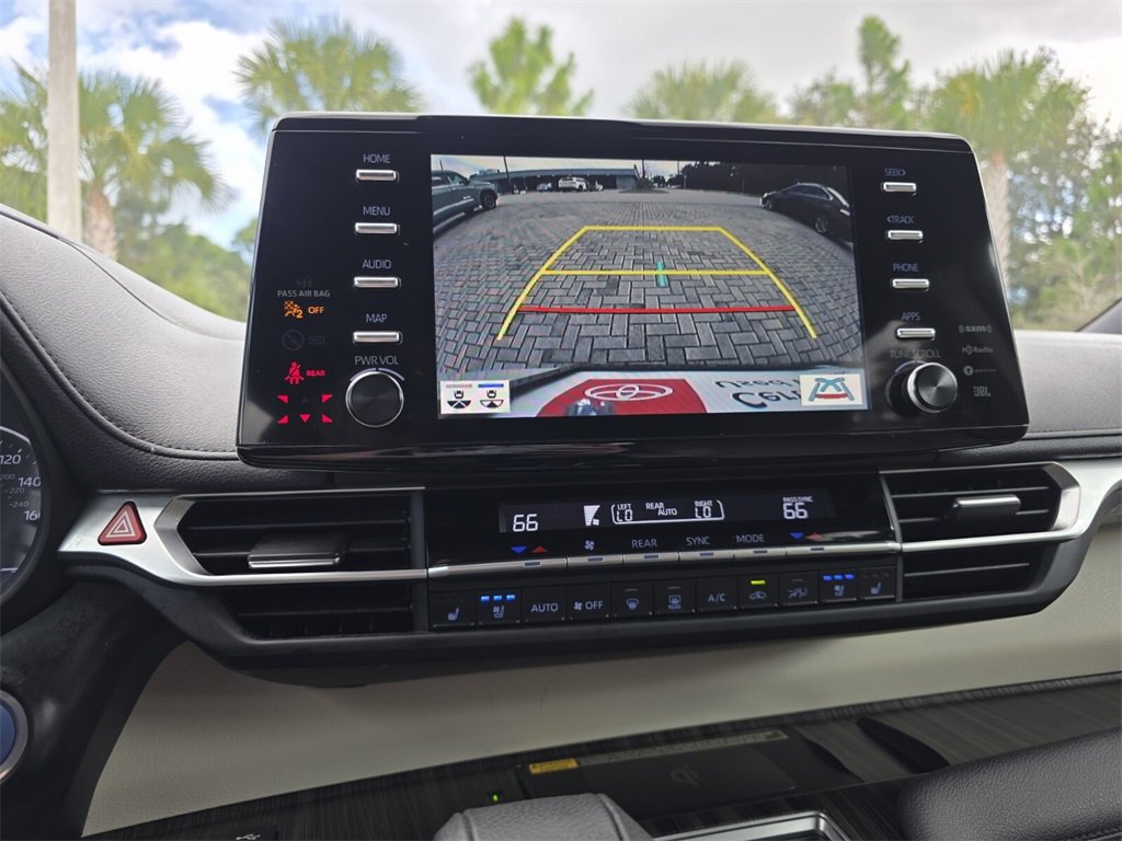 Certified 2024 Toyota Sienna Limited image 35