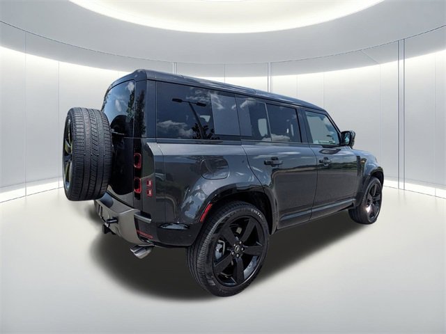New 2025 Land Rover Defender 110 X-Dynamic SE image 2