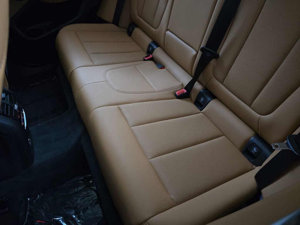 Used 2024 BMW X3 M40i w/ Premium Package image 17