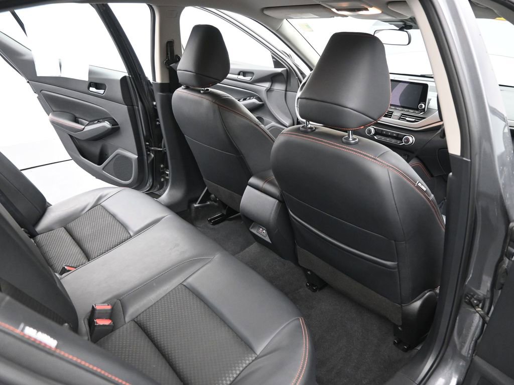 Used 2024 Nissan Altima 2.5 SR image 19