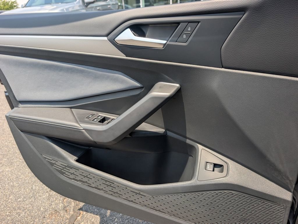 New 2025 Volkswagen Jetta SE image 20