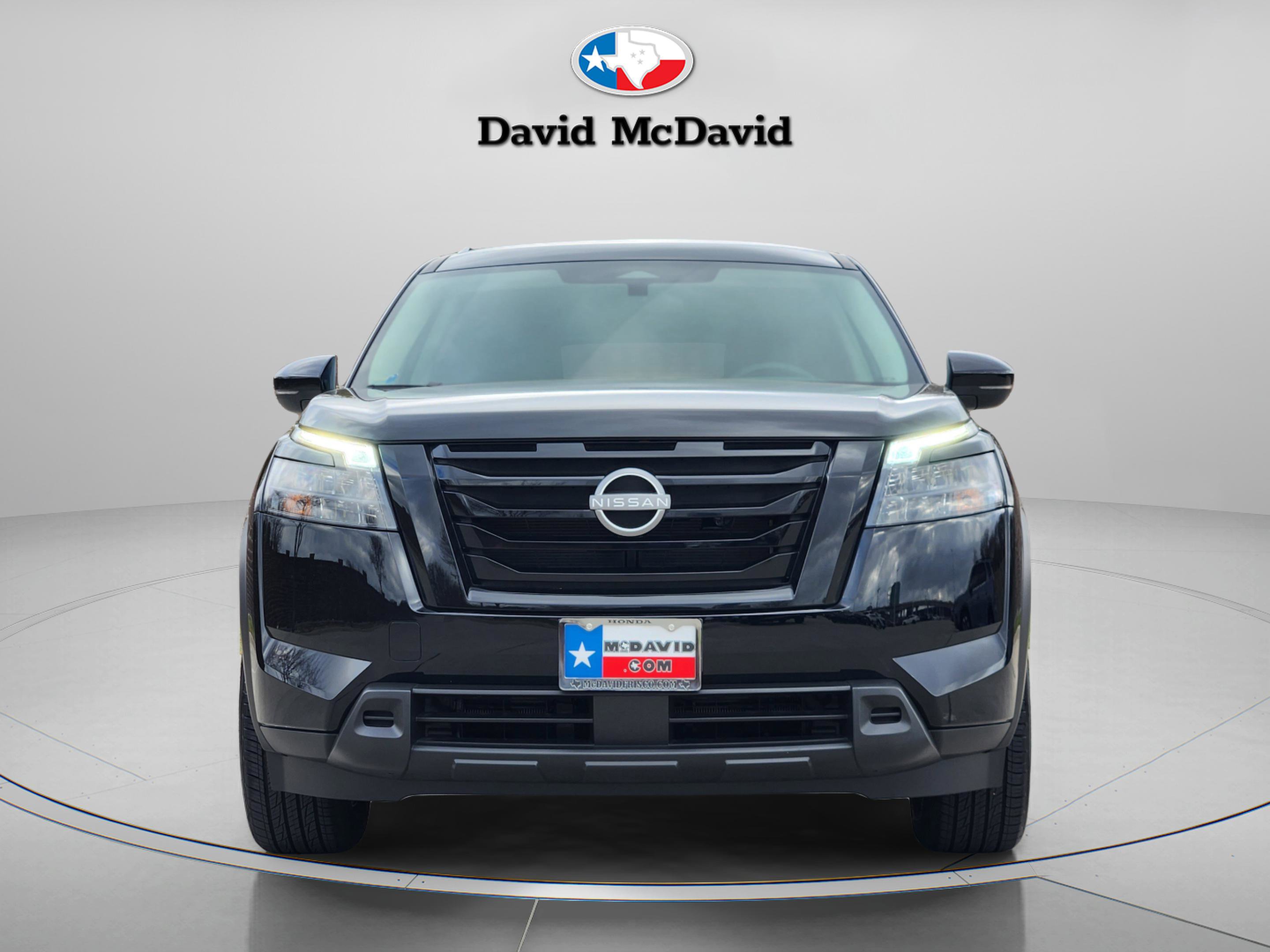Used 2025 Nissan Pathfinder SV w/ Black Appearance Package image 8