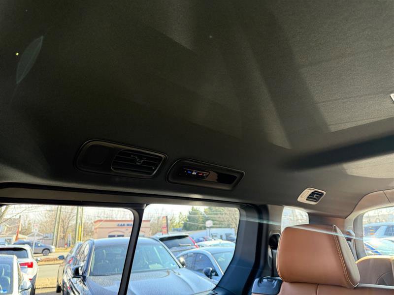 Used 2025 Volkswagen ID. Buzz Pro S image 36