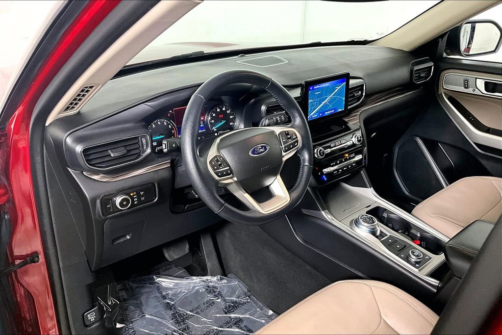 Used 2023 Ford Explorer Limited image 13