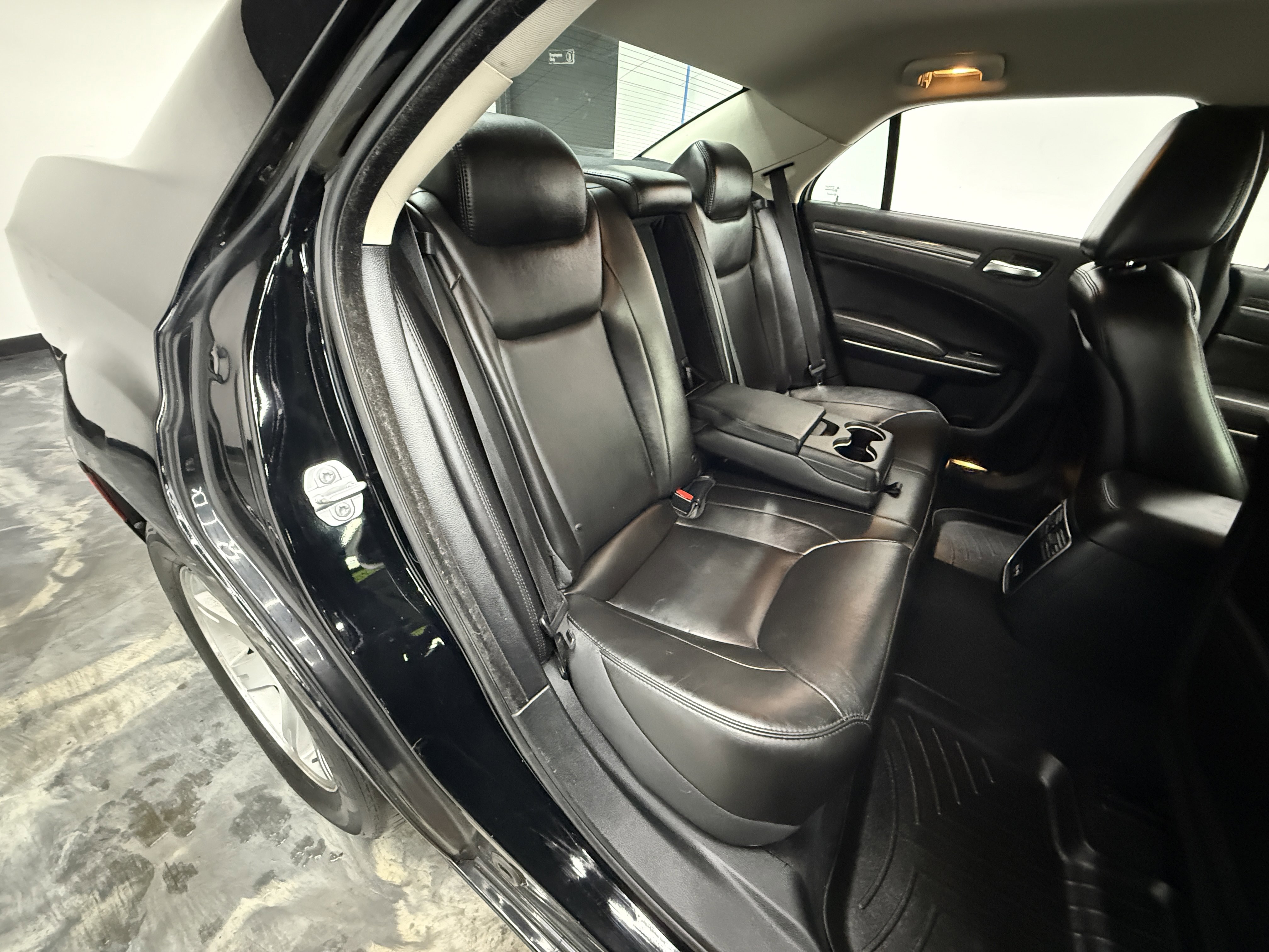 Used 2019 Chrysler 300 Touring L w/ Quick Order Package 22F image 23