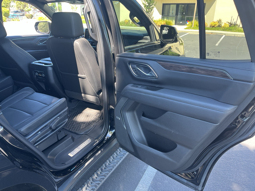 Used 2022 Chevrolet Tahoe Z71 w/ Luxury Package AWD/4WD image 27