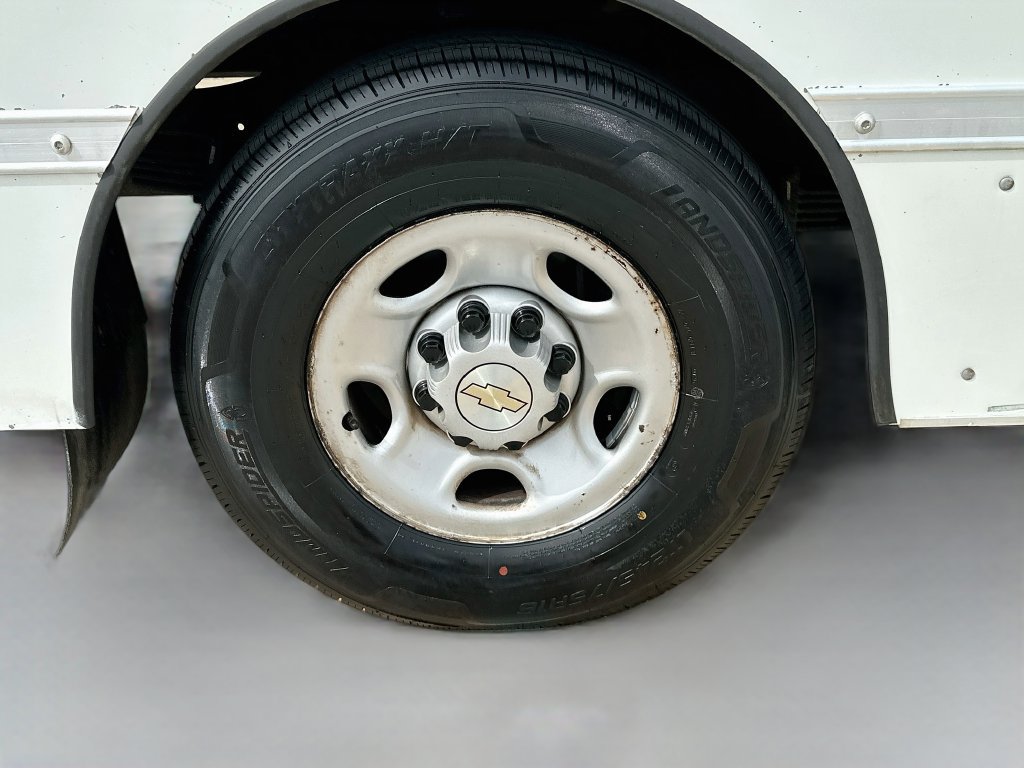 Used 2023 Chevrolet Express 3500 w/ Power Convenience Package RWD image 28