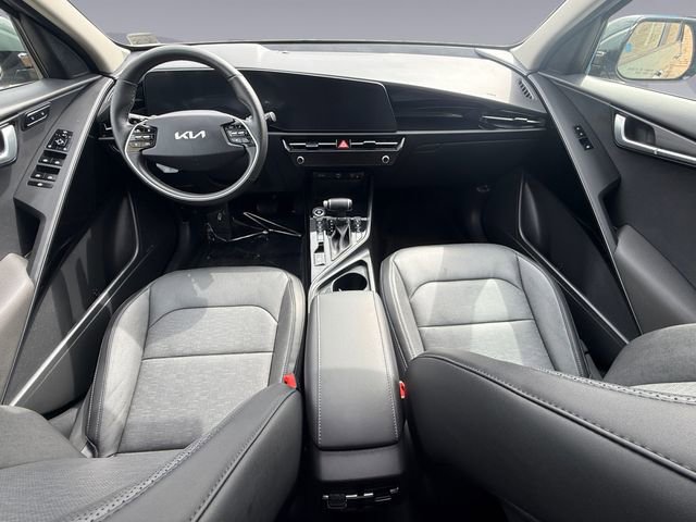 Used 2024 Kia Niro SX image 12