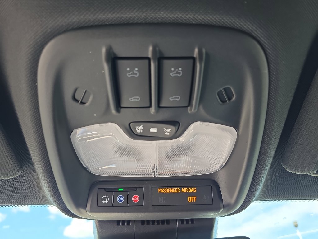 Certified 2025 Chevrolet Colorado ZR2 w/ Technology Package AWD/4WD image 31