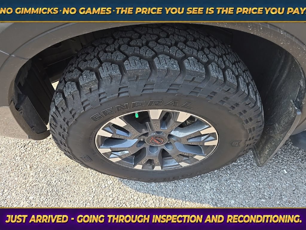 Used 2023 Nissan Titan PRO-4X w/ Pro-4x Convenience Package AWD/4WD image 12