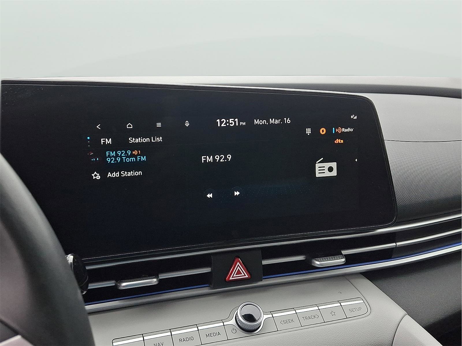 Certified 2023 Hyundai Elantra Limited image 18