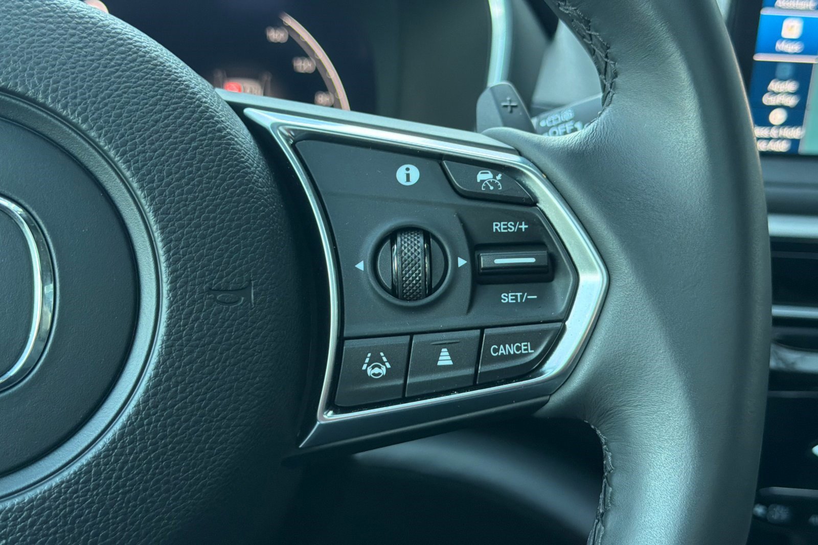 Certified 2025 Acura MDX SH-AWD w/ Technology Package image 33