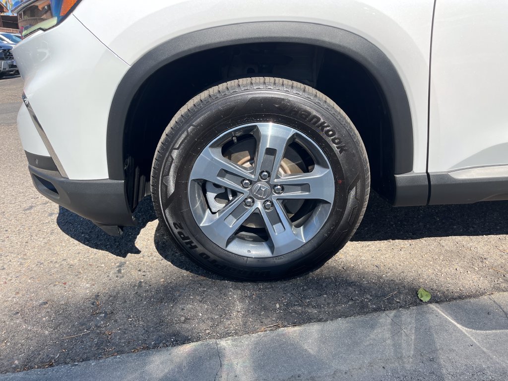 Used 2025 Honda Pilot EX-L image 27