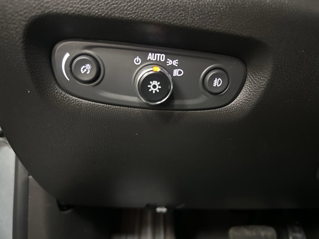 Used 2021 Chevrolet Traverse RS image 37