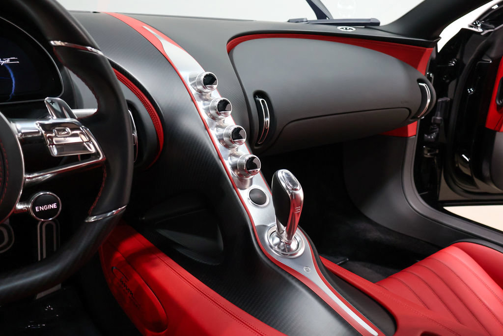 Used 2022 Bugatti Chiron Super Sport AWD/4WD image 33