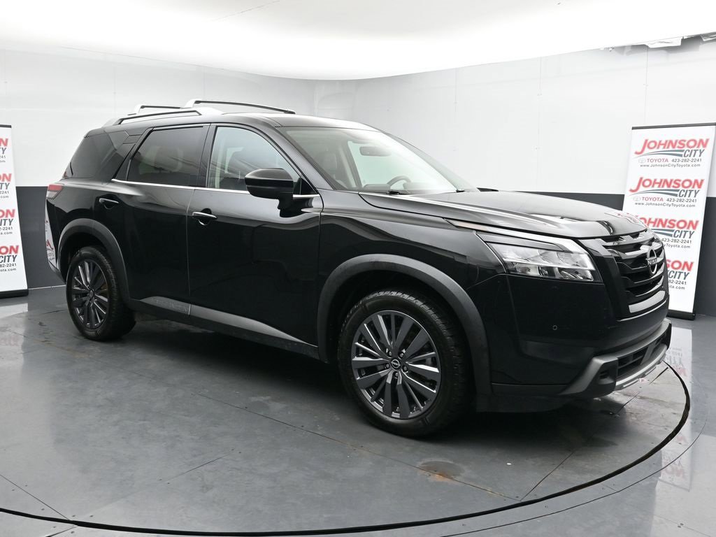 Used 2023 Nissan Pathfinder SL w/ SL Premium Package image 2