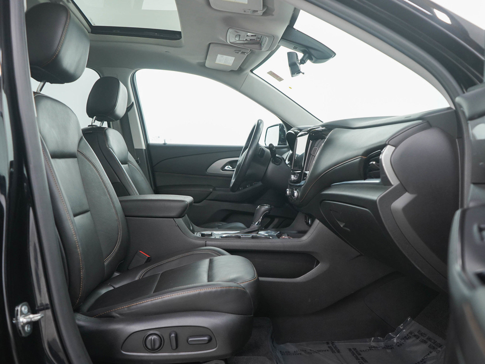 Used 2019 Chevrolet Traverse LT w/ LT Premium Package image 11