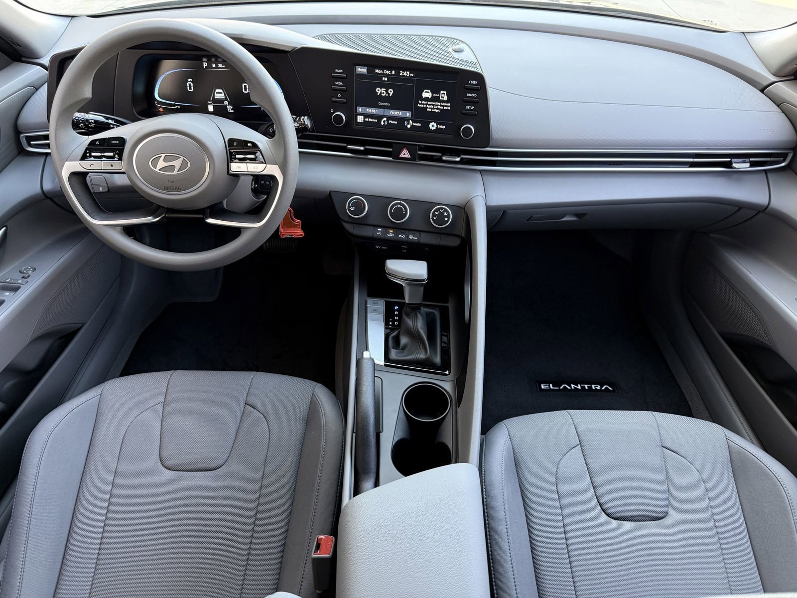 New 2026 Hyundai Elantra SE FWD image 18