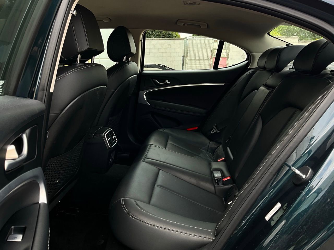 Used 2025 Genesis G70 2.5T image 11