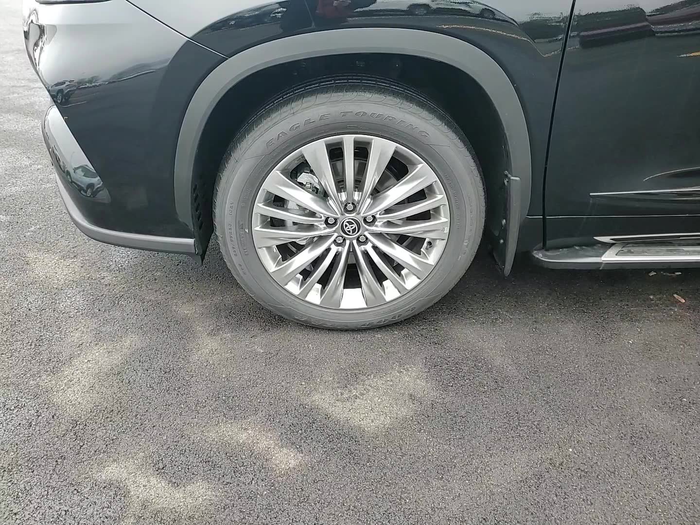 New 2025 Toyota Highlander Platinum image 7