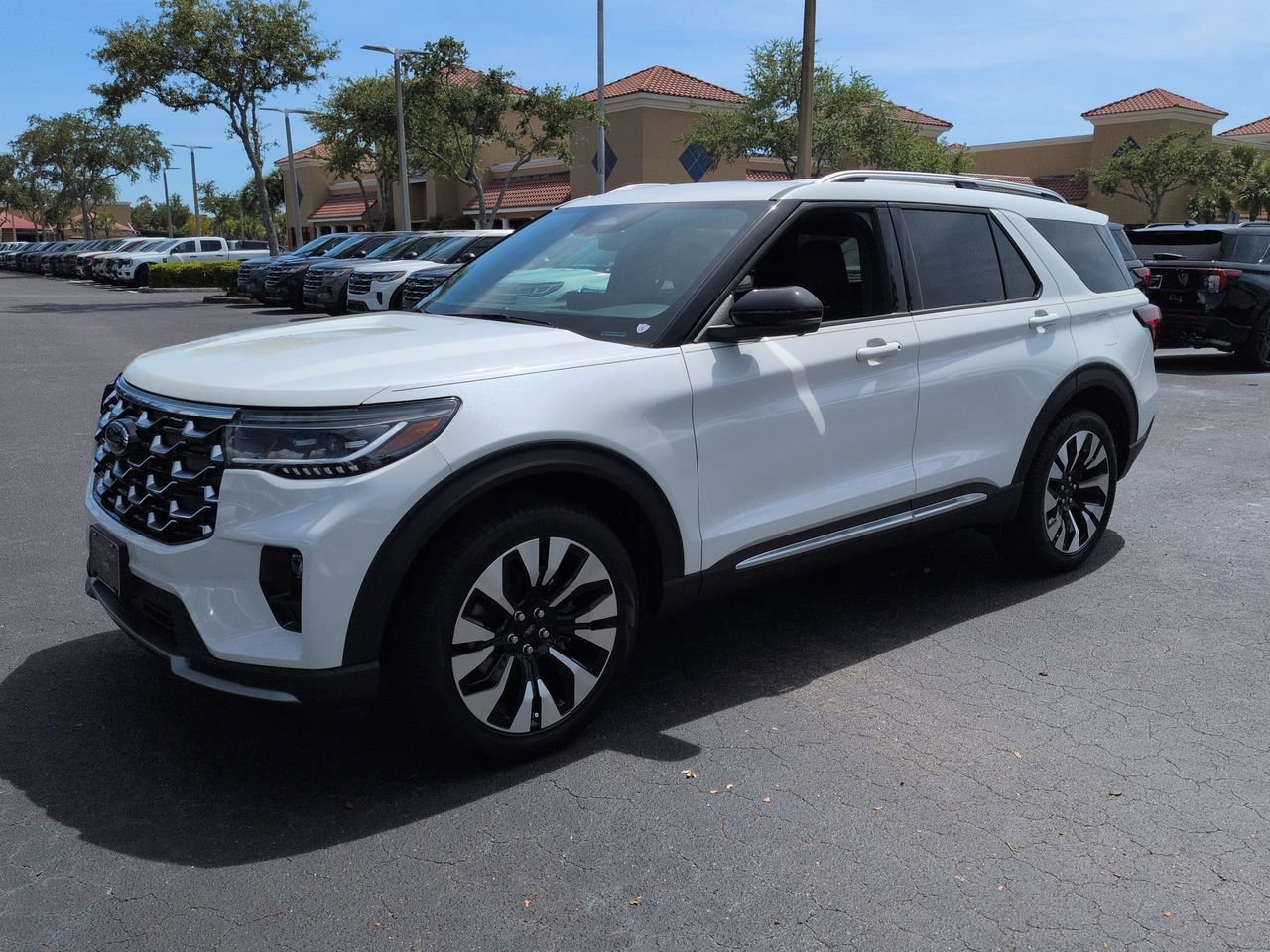 New 2026 Ford Explorer Platinum w/ LUX Leather Package AWD/4WD image 7