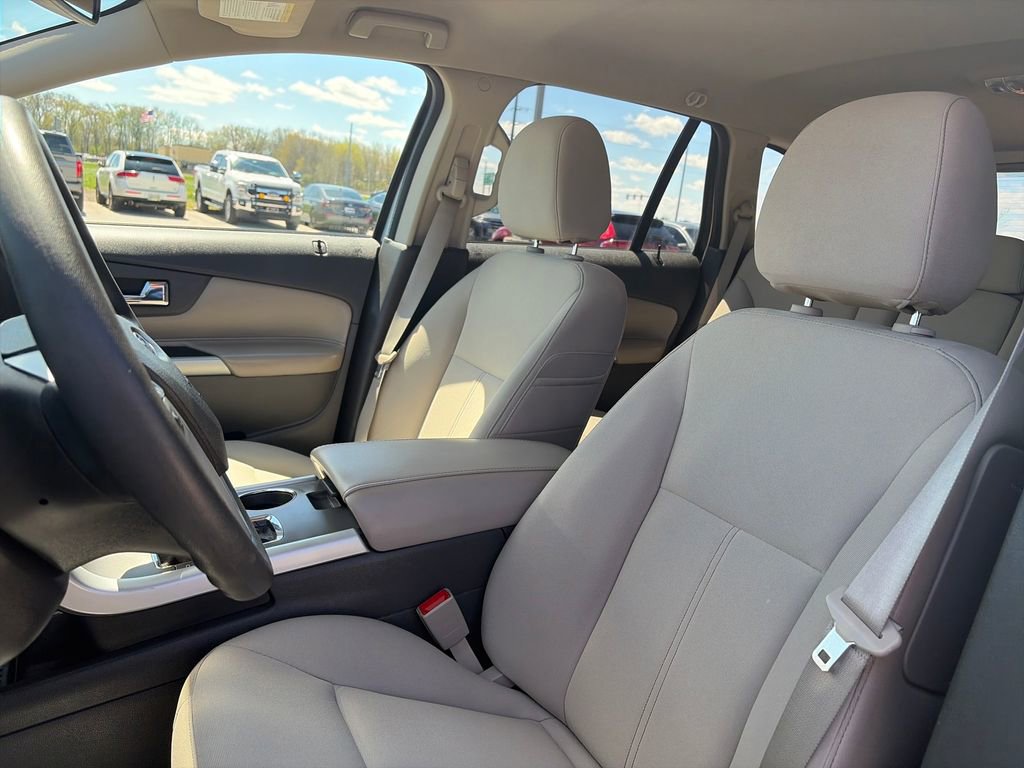 Used 2014 Ford Edge SE w/ Equipment Group 101A image 16