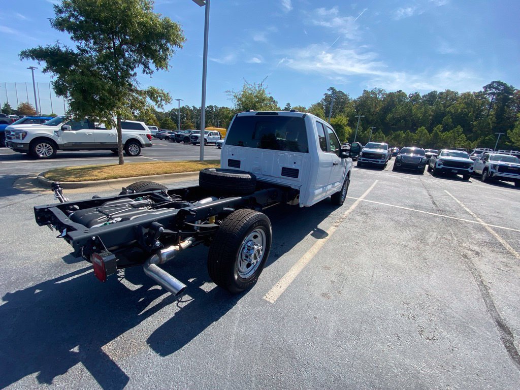 New 2026 Ford F350 XL w/ XL Chrome Package RWD image 7