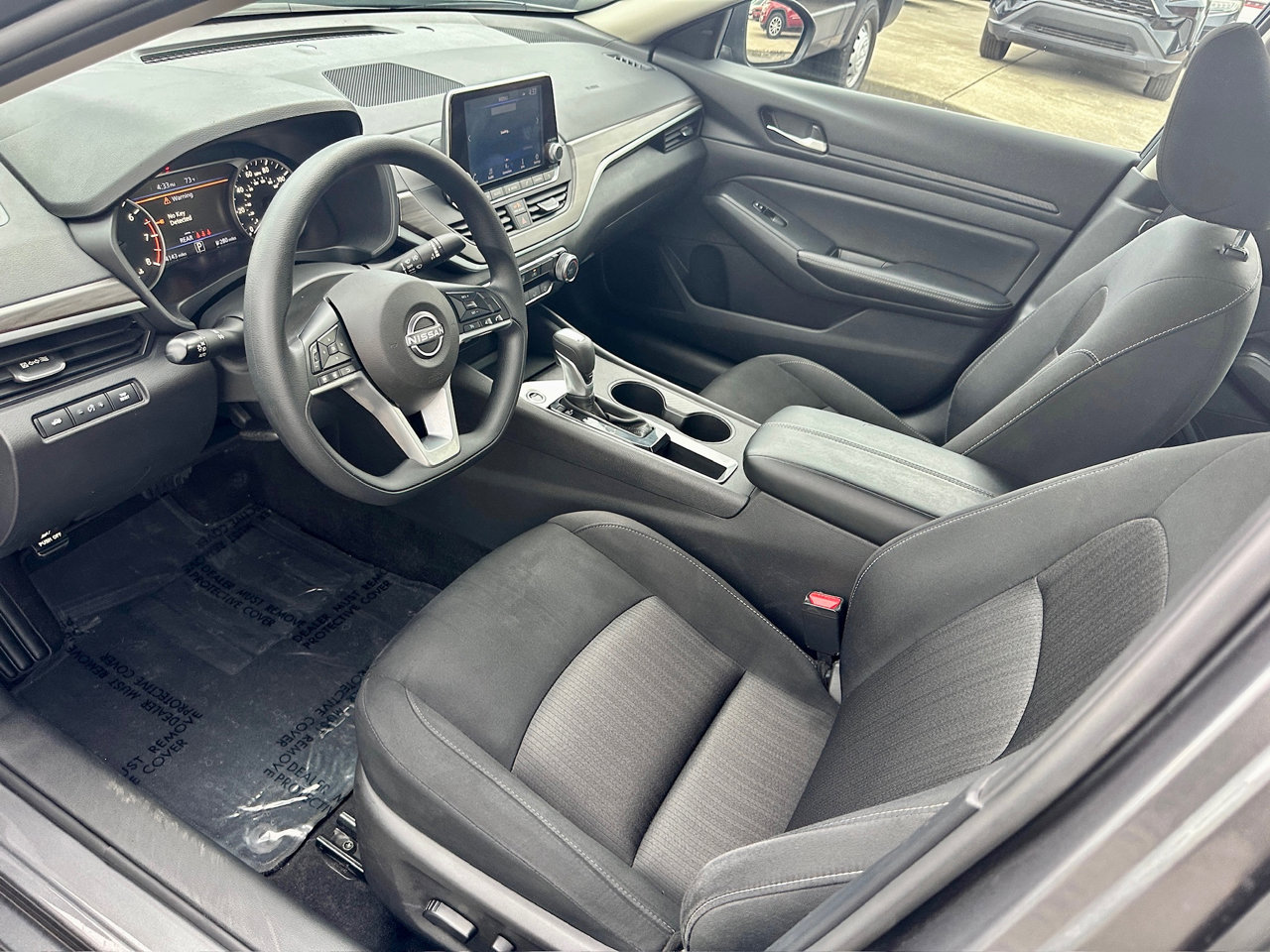Used 2025 Nissan Altima 2.5 SV image 18