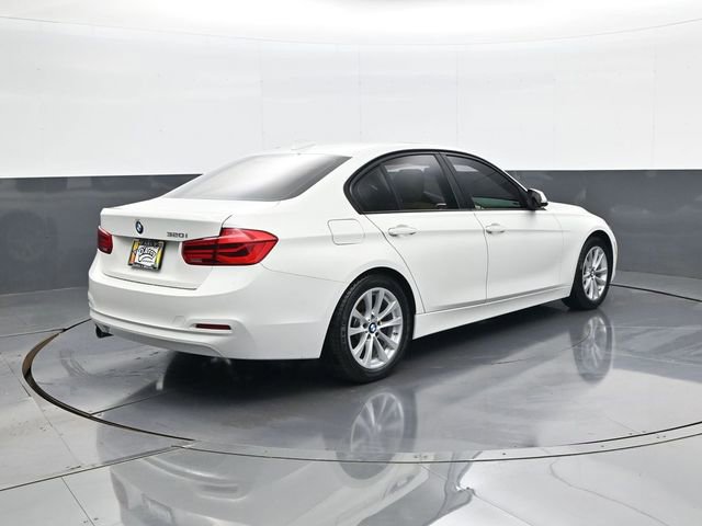Used 2018 BMW 320i Sedan RWD image 5
