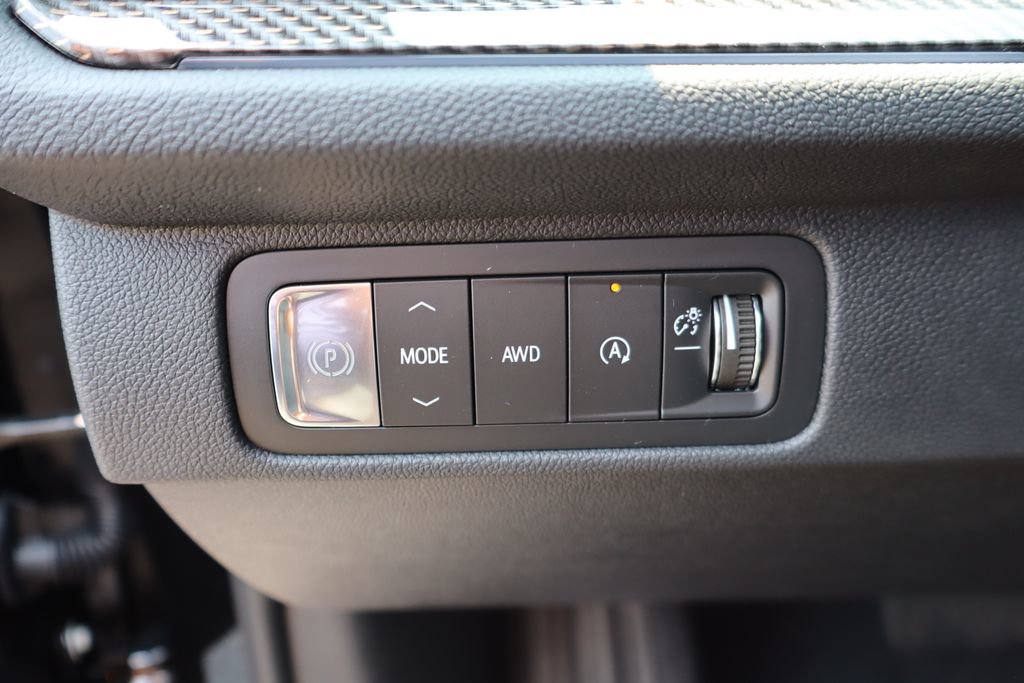 New 2026 Chevrolet Traverse High Country w/ LPO, Floor Liner Package AWD/4WD image 17