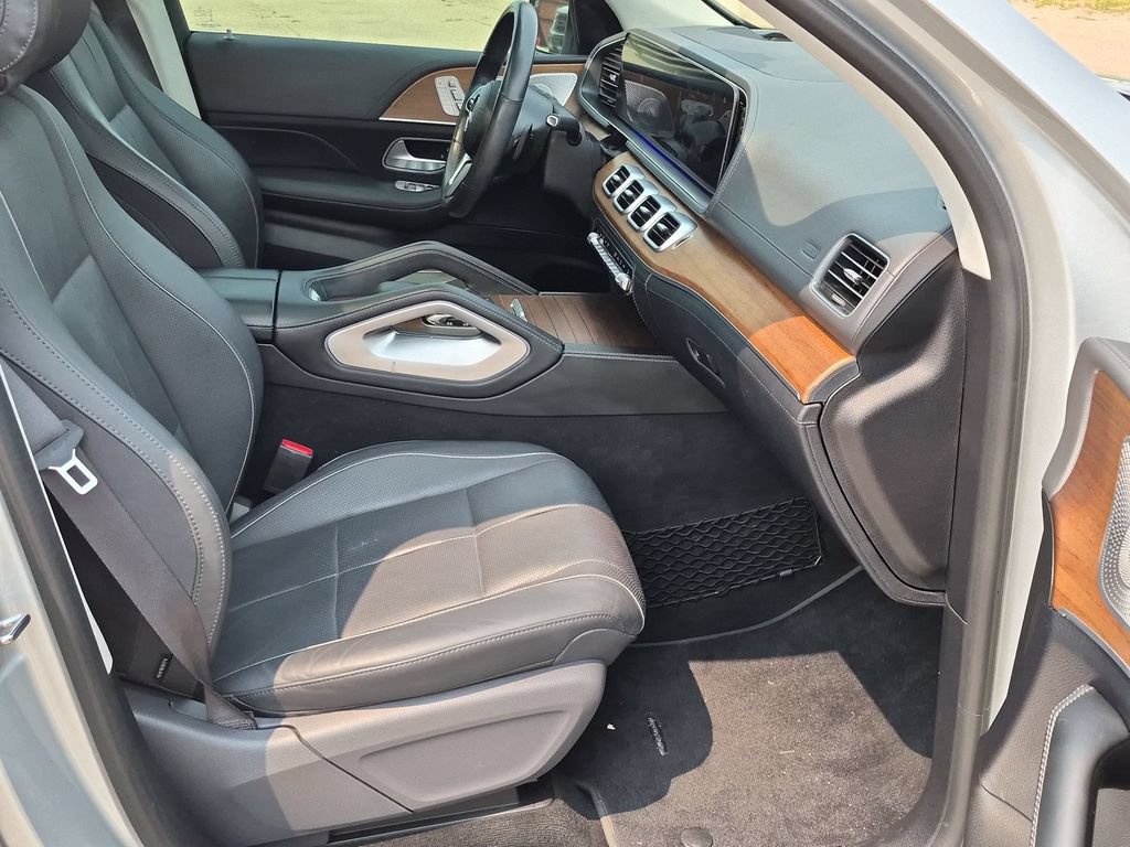 Used 2020 Mercedes-Benz GLE 450 4MATIC w/ MBUX Technology Package image 32