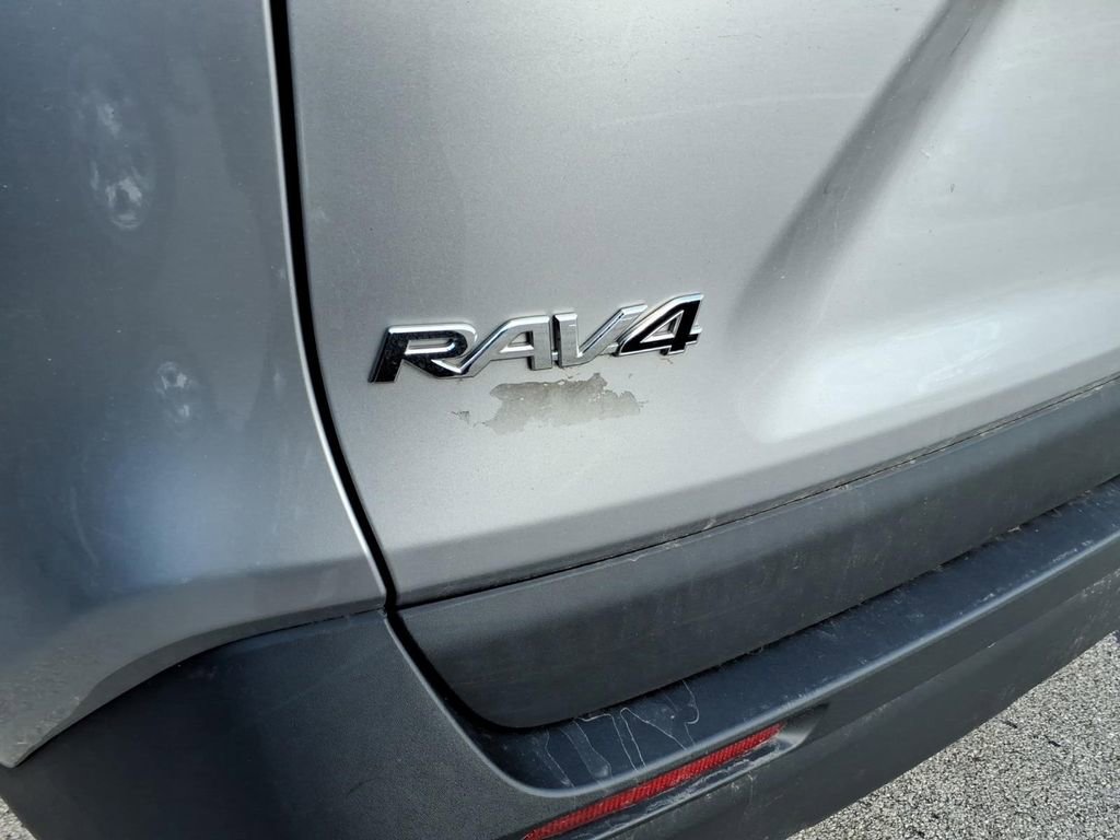 Used 2019 Toyota RAV4 XLE AWD/4WD image 19