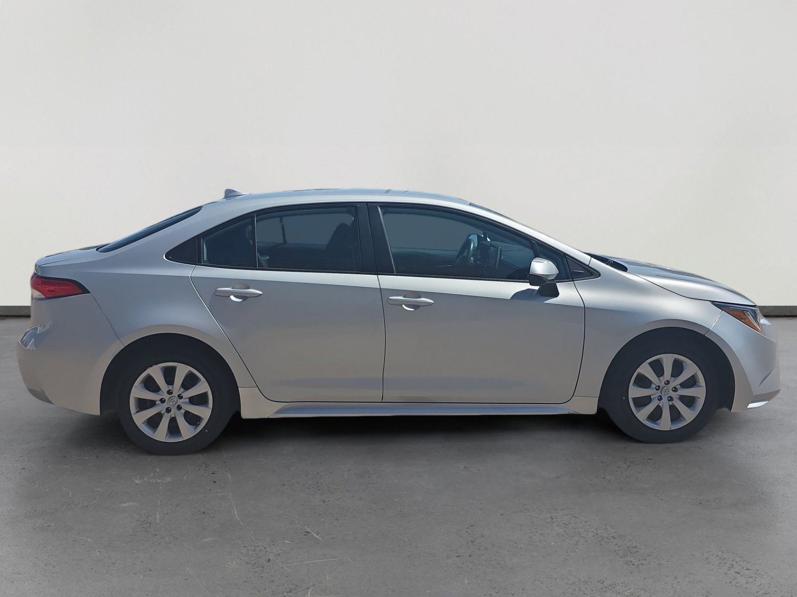 Used 2021 Toyota Corolla LE FWD image 6