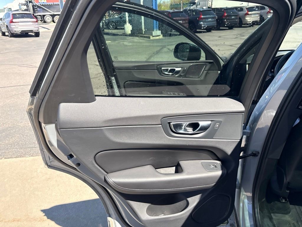 Used 2024 Volvo XC60 B5 Plus AWD/4WD image 29