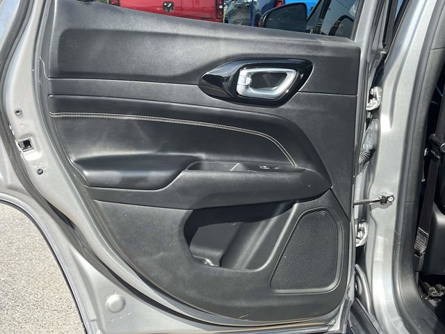 Used 2022 Jeep Compass Latitude image 16