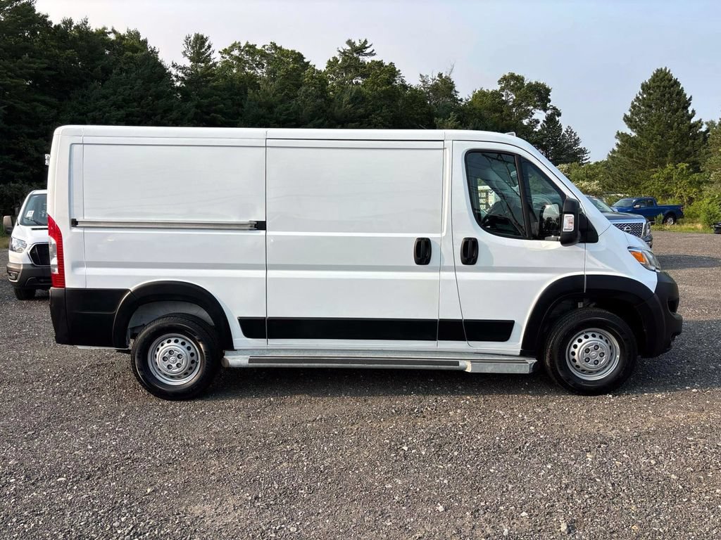 Used 2025 RAM ProMaster 2500 w/ U-Haul Equipment Group FWD image 2