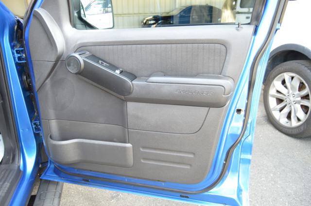 Used 2010 Ford Explorer Sport Trac XLT AWD/4WD image 30