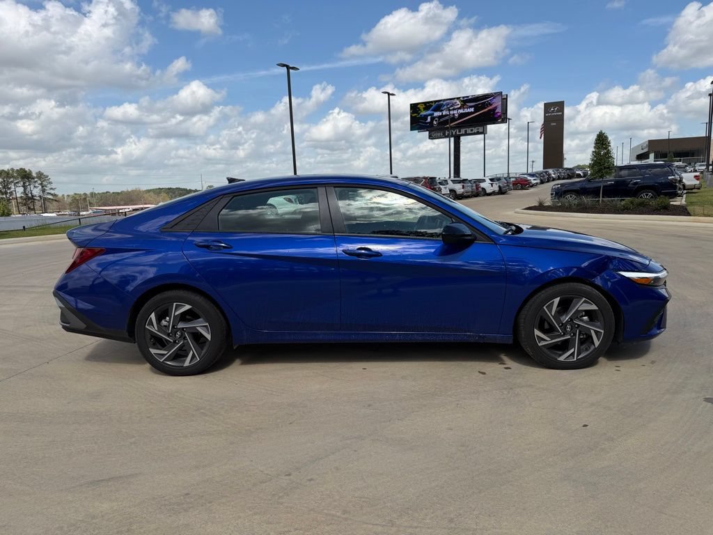 Certified 2025 Hyundai Elantra Sport FWD image 5