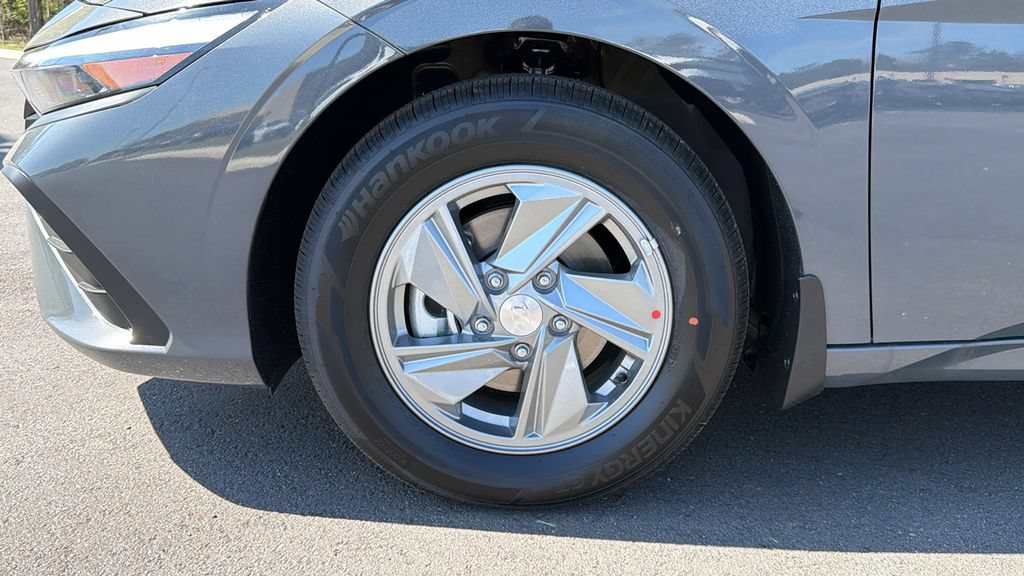 New 2026 Hyundai Elantra SE FWD image 12