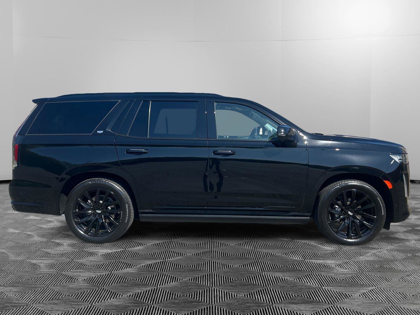 Used 2023 Cadillac Escalade Sport Platinum w/ LPO, ONYX Package image 6