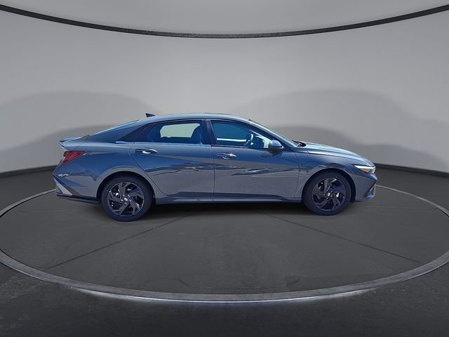 New 2026 Hyundai Elantra SEL Sport Premium FWD image 9