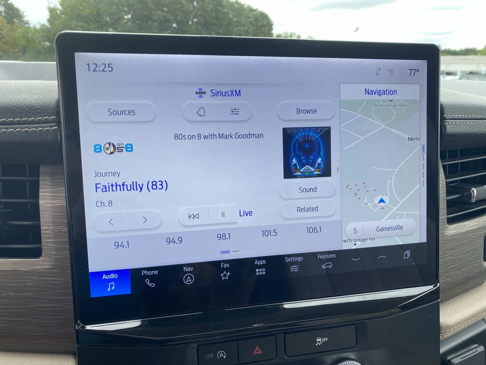 Used 2024 Ford Expedition Limited image 21