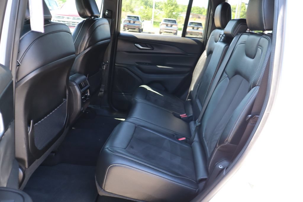 Used 2024 Jeep Grand Cherokee Altitude AWD/4WD image 35