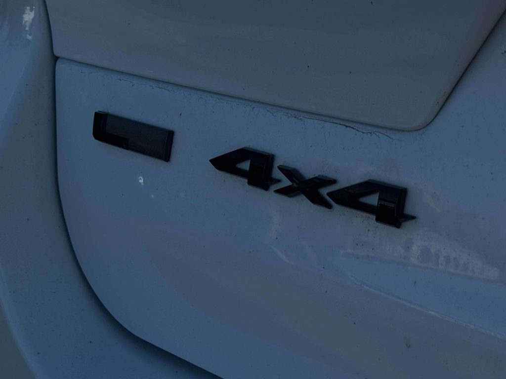 Used 2023 Jeep Grand Cherokee L Laredo image 9