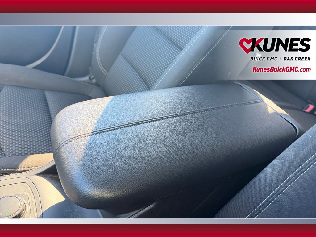 Used 2024 GMC Terrain SLE FWD image 30