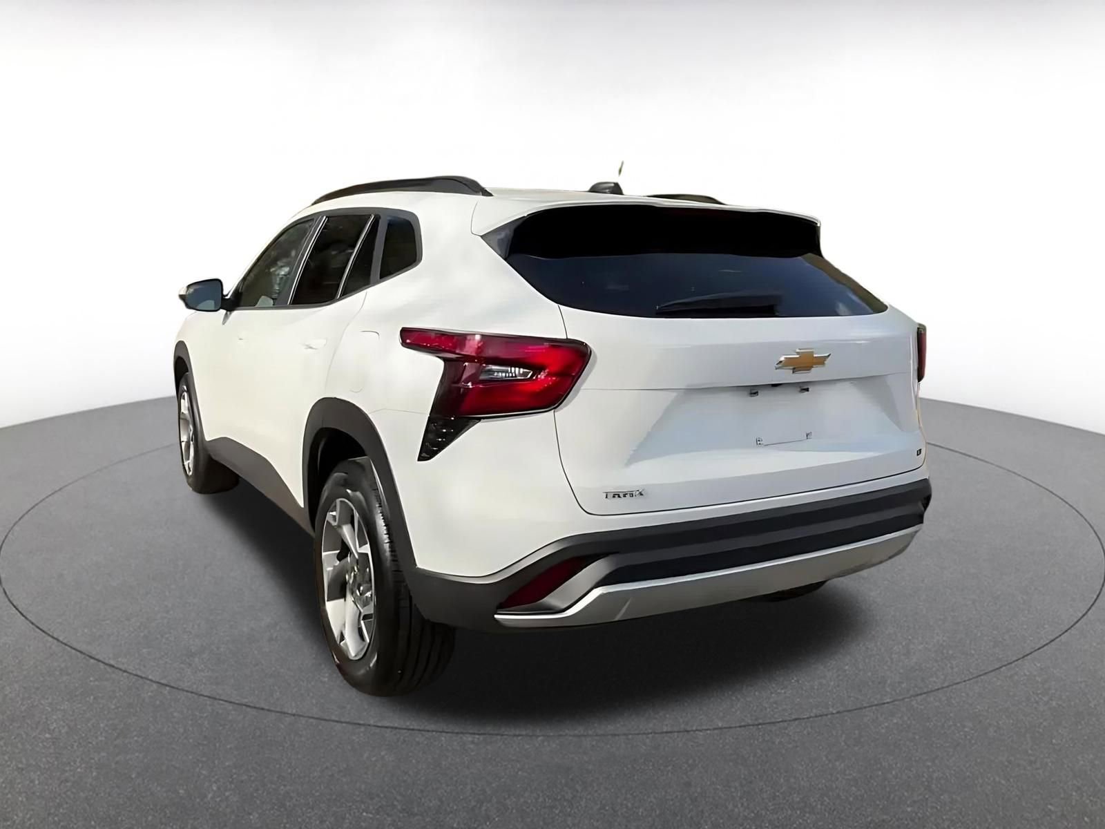 Used 2025 Chevrolet Trax LT image 11