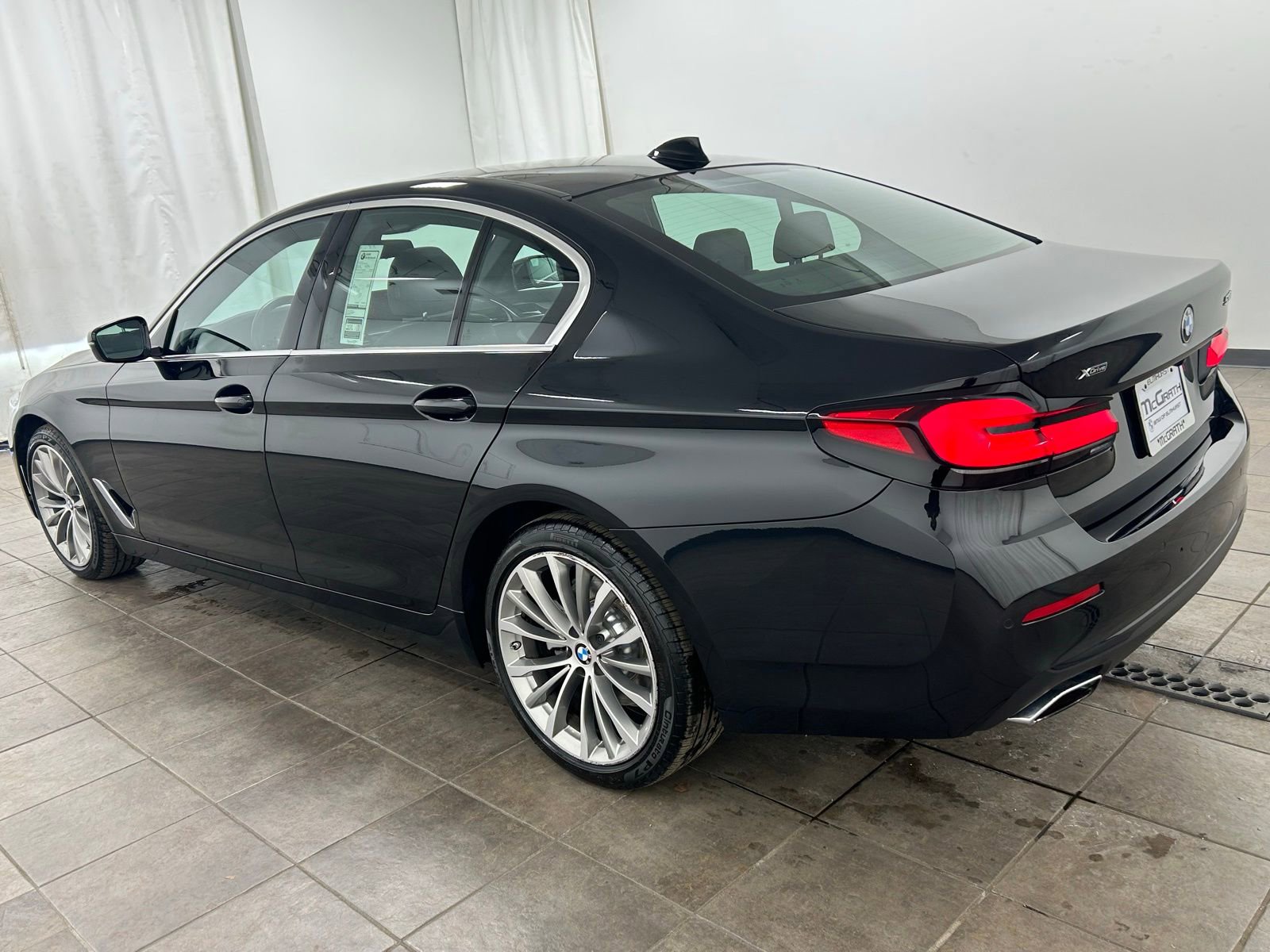 Used 2023 BMW 530i xDrive w/ Premium Package image 3