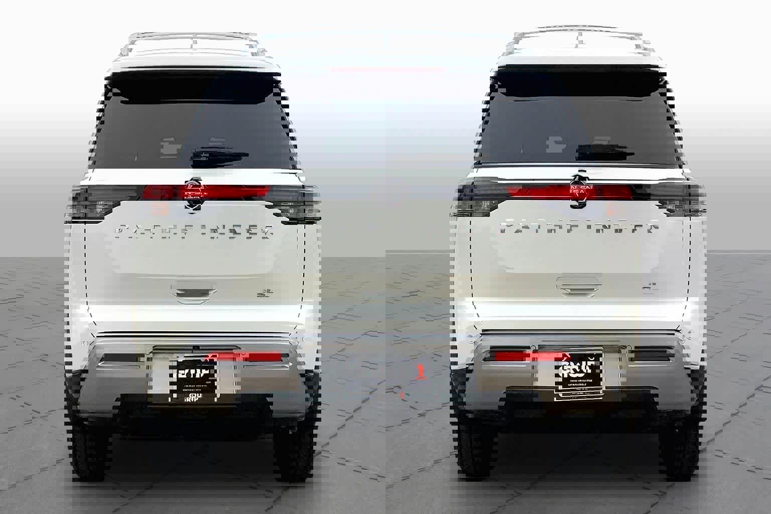 Used 2024 Nissan Pathfinder SL FWD image 5