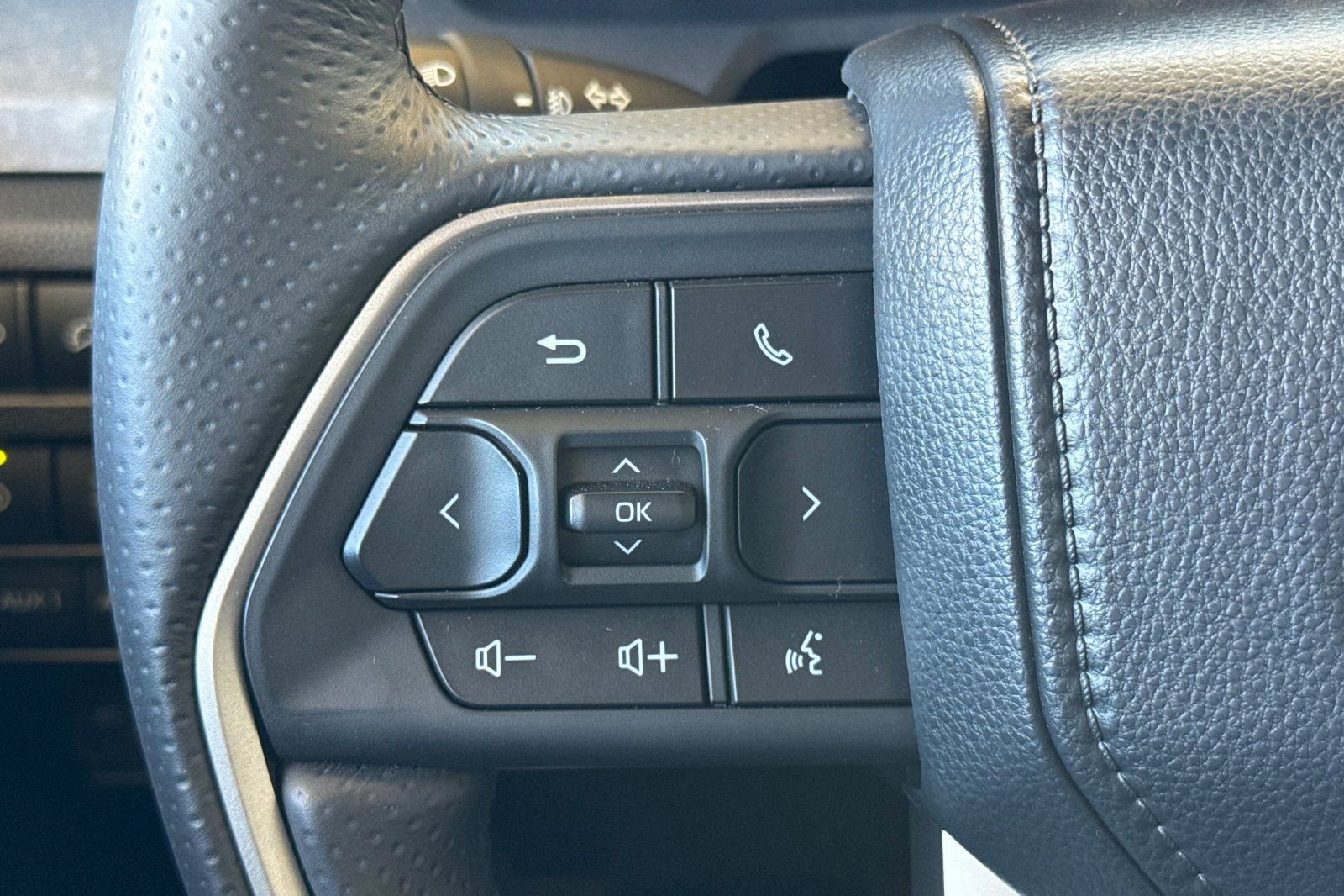 Certified 2025 Toyota 4Runner Trailhunter image 28